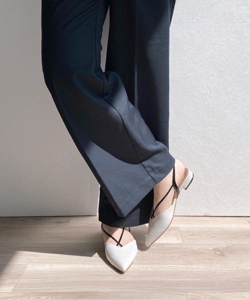 MAMIAN（マミアン）の「クロス&バックストラップ フラットパンプス（パンプス・レディース・ブラック/アニマル/グレイッシュベージュ・LL/S/M/L）」の13枚目の写真