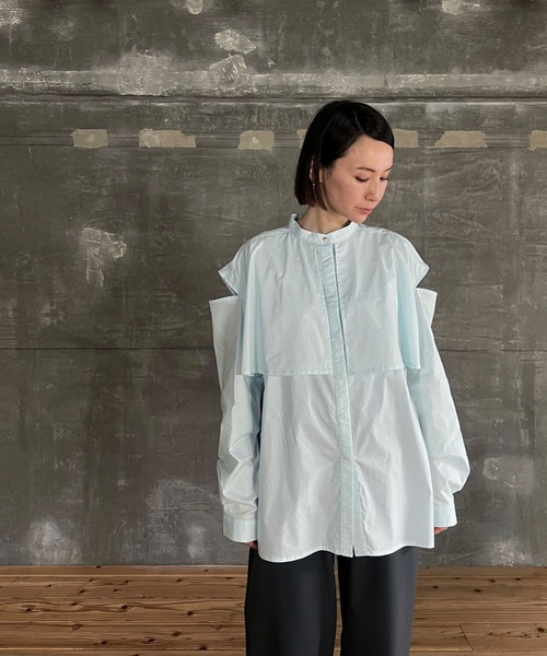 cona（コナ）の「【ZOZO限定】ブロードケープカットアウトシャツ（シャツ/ブラウス・レディース・ブラック/ブルー/ホワイト・FREE）」の21枚目の写真