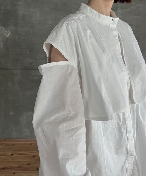 cona（コナ）の「【ZOZO限定】ブロードケープカットアウトシャツ（シャツ/ブラウス・レディース・ブラック/ブルー/ホワイト・FREE）」の5枚目の写真