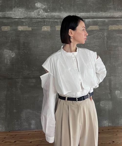 cona（コナ）の「【ZOZO限定】ブロードケープカットアウトシャツ（シャツ/ブラウス・レディース・ブラック/ブルー/ホワイト・FREE）」の4枚目の写真