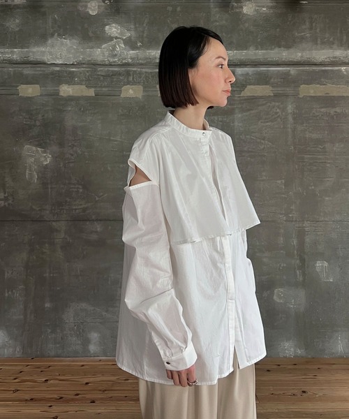 cona（コナ）の「【ZOZO限定】ブロードケープカットアウトシャツ（シャツ/ブラウス・レディース・ブラック/ブルー/ホワイト・FREE）」の9枚目の写真
