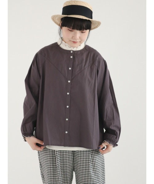 Samansa Mos2(サマンサ モスモス)の「柄アソートレース付V切替ブラウス(シャツ/ブラウス・レディース・ブラック/ブルー/オフホワイト/チャコール・フリ-)」の6枚目の写真