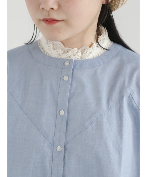 Samansa Mos2(サマンサ モスモス)の「柄アソートレース付V切替ブラウス(シャツ/ブラウス・レディース・ブラック/ブルー/オフホワイト/チャコール・フリ-)」の7枚目の写真