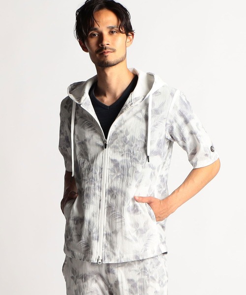 NICOLE CLUB FOR MEN（ニコルクラブフォーメン）の「【NICOLE SPORTS】メッシュプリントハーフスリーブパーカー（パーカー・メンズ・シルバーグレー/ブルー・MEDIUM/LARGE/X-LARGE）」の2枚目の写真