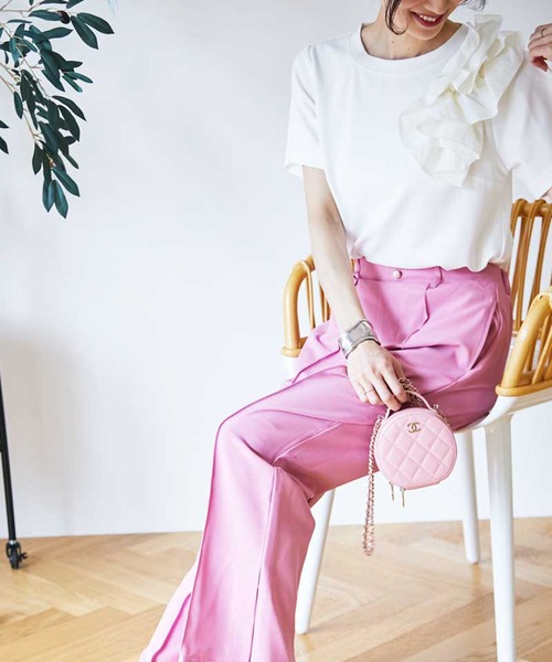 M y u(ミュー)の「ショルダーフラワーTシャツ(Tシャツ/カットソー・レディース・ホワイト/ブラック・MEDIUM/LARGE)」の7枚目の写真