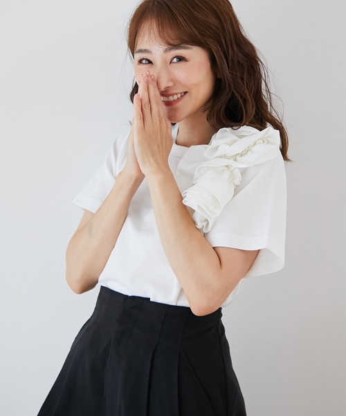 M y u(ミュー)の「ショルダーフラワーTシャツ(Tシャツ/カットソー・レディース・ホワイト/ブラック・MEDIUM/LARGE)」の15枚目の写真