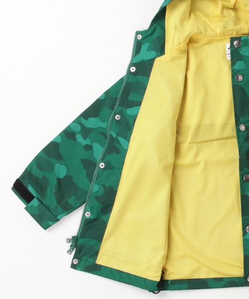 A BATHING APE(アベイシングエイプ)の「COLOR CAMO HOODIE JACKET K(ナイロンジャケット・キッズ・パープル/グリーン・140/120)」の4枚目の写真