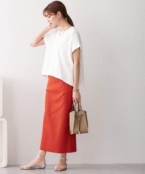 nissen（ニッセン）の「綿１００％　ゆるシルエット胸ポケット付Ｔシャツ（Tシャツ/カットソー・レディース・カーキ/ベージュ/ブラック/ミント/ブルーグレー/オフホワイト/ピンク/モカ/イエロー/ターコイズブルー/スカイブルー・L/LL/M/S）」の16枚目の写真