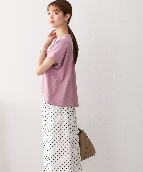 nissen（ニッセン）の「綿１００％　ゆるシルエット胸ポケット付Ｔシャツ（Tシャツ/カットソー・レディース・カーキ/ベージュ/ブラック/ミント/ブルーグレー/オフホワイト/ピンク/モカ/イエロー/ターコイズブルー/スカイブルー・L/LL/M/S）」の13枚目の写真