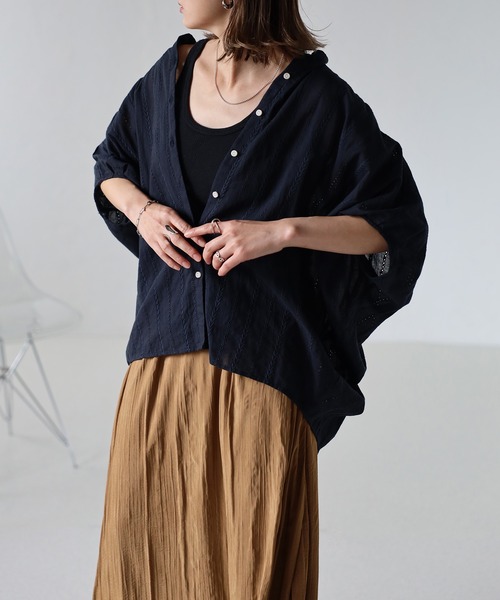 Bonjour Sagan(ボンジュールサガン)の「刺繍ドルマンシャツ(シャツ/ブラウス・レディース・オフホワイト/ブラック・FREE)」の7枚目の写真