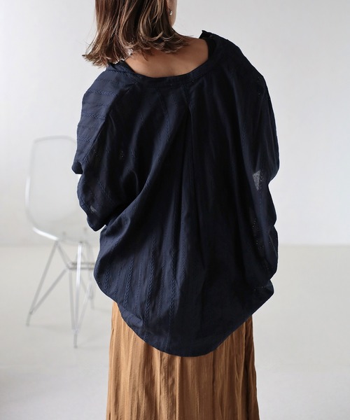 Bonjour Sagan(ボンジュールサガン)の「刺繍ドルマンシャツ(シャツ/ブラウス・レディース・オフホワイト/ブラック・FREE)」の9枚目の写真