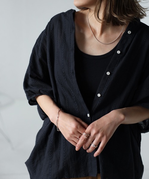 Bonjour Sagan(ボンジュールサガン)の「刺繍ドルマンシャツ(シャツ/ブラウス・レディース・オフホワイト/ブラック・FREE)」の11枚目の写真
