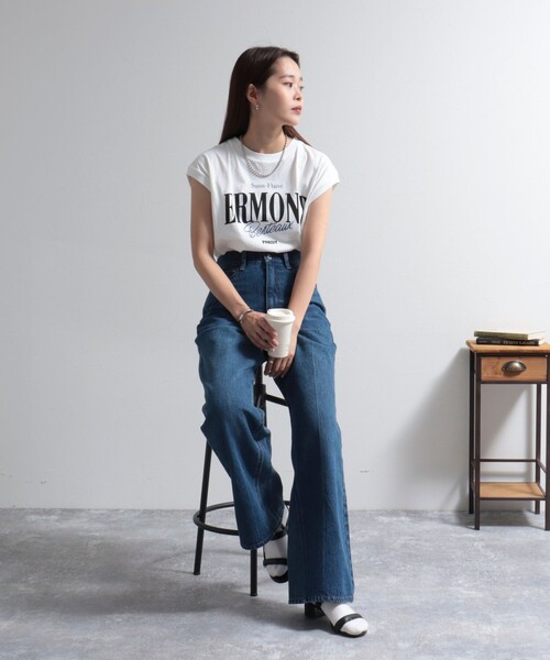 fredy emue（フレディエミュ）の「ロゴプリントフレンチTシャツ（Tシャツ/カットソー・レディース・ライトグレー/オフホワイト/チャコールグレー・38）」の4枚目の写真