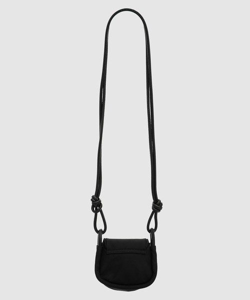 GANNI(ガニー)の「Knot Mini Flap Over(ショルダーバッグ・レディース・ブラック・ONE SIZE)」の2枚目の写真