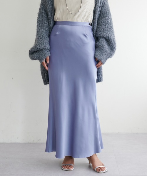 LARUTA(ラルータ)の「【LARUTA】サテンナロースカート(スカート・レディース・ブラック/ブルー/オフホワイト・SMALL/MEDIUM/LARGE)」の15枚目の写真