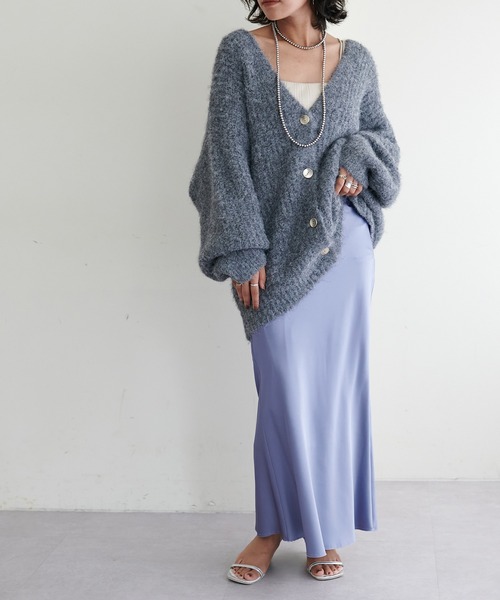 LARUTA(ラルータ)の「【LARUTA】サテンナロースカート(スカート・レディース・ブラック/ブルー/オフホワイト・SMALL/MEDIUM/LARGE)」の18枚目の写真