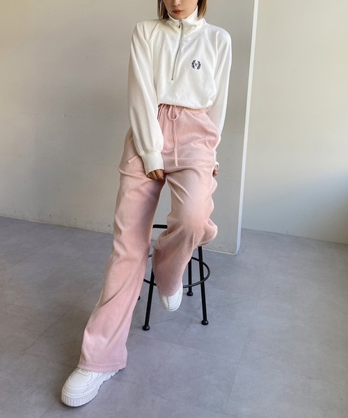 one after another NICE CLAUP（ワンアフターアナザーナイスクラップ）の「ベロアトラックパンツ（スウェットパンツ・レディース・杢グレー/アイボリー/ピンク・FREE）」の4枚目の写真