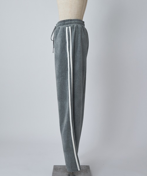 one after another NICE CLAUP（ワンアフターアナザーナイスクラップ）の「ベロアトラックパンツ（スウェットパンツ・レディース・杢グレー/アイボリー/ピンク・FREE）」の19枚目の写真