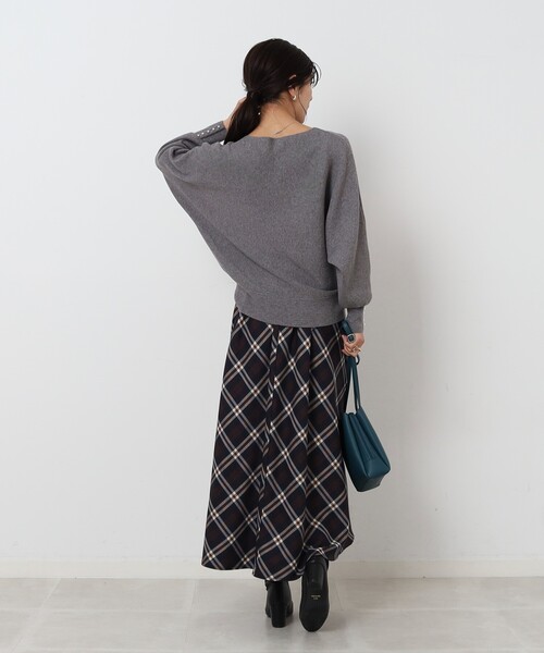 DRESKIP（ドレスキップ）の「◆【ここちイージー／体型カバー】洗える リブドルマンお袖フェイクパールニット（ニット/セーター・レディース・チャコールグレー/ブルー/ピンク系/イエロー/ベージュ/ブラック/アイボリー・00）」の11枚目の写真