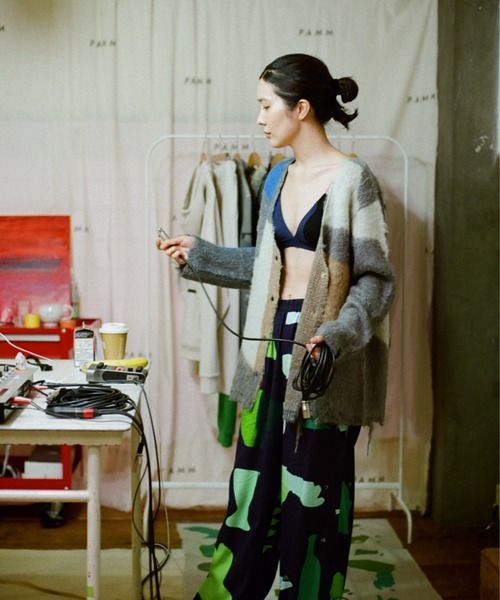 生活模様のニットブランケット