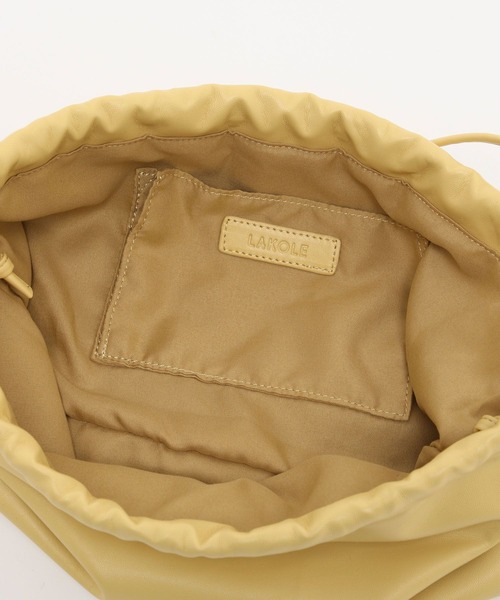 LAKOLE(ラコレ)の「FL2WAYヨコショルダー / 976574(ショルダーバッグ・レディース・イエロー/シルバー/ブラック/グレイッシュベージュ・FREE)」の10枚目の写真