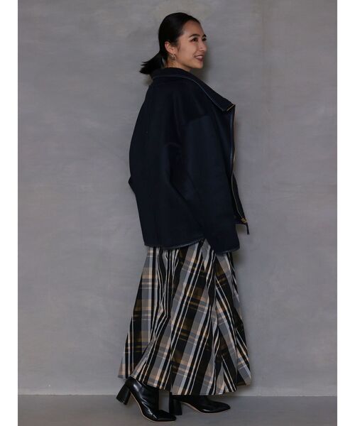 LAGUNAMOON（ラグナムーン）の「リバーシブルフェイクムートンボアブルゾン（ムートンコート・レディース・ホワイト/ネイビー/ベージュ・FREE）」の6枚目の写真