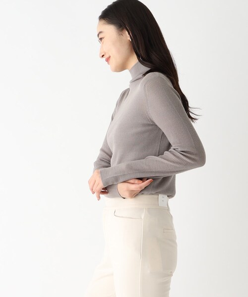 OPAQUE.CLIP（オペークドットクリップ）の「◆シアーハイネックリブニット【洗濯機洗い可】（ニット/セーター・レディース・グレー/スモーキーグリーン系/ブラック/ブルー・38/40）」の9枚目の写真