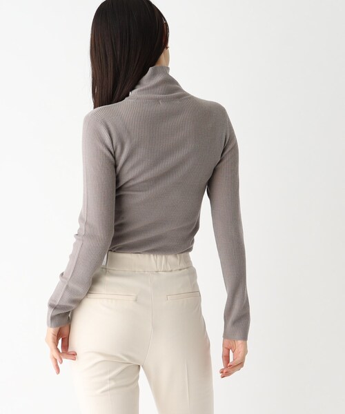 OPAQUE.CLIP（オペークドットクリップ）の「◆シアーハイネックリブニット【洗濯機洗い可】（ニット/セーター・レディース・グレー/スモーキーグリーン系/ブラック/ブルー・38/40）」の10枚目の写真