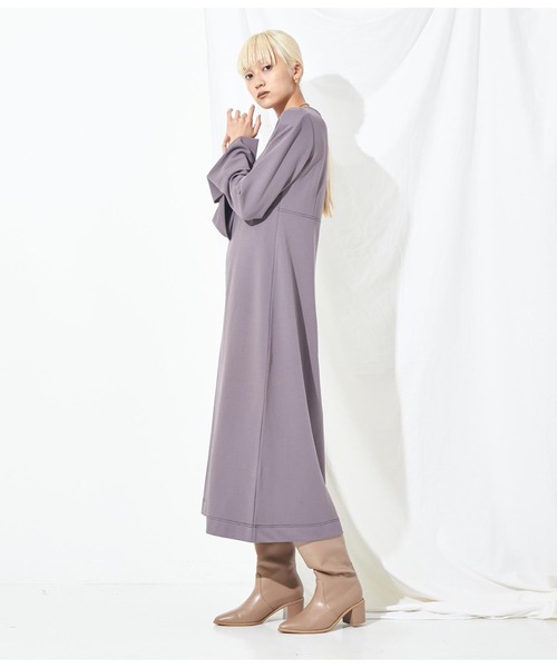 Settimissimo（セッティミッシモ）の「配色ステッチ マキシ丈 ワンピース クルーネック 長袖（ワンピース・レディース・グレー/ブラック・FREE）」の14枚目の写真