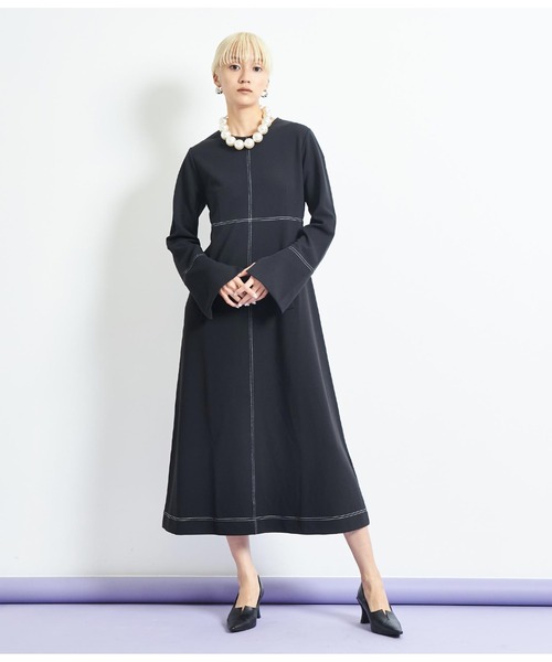 Settimissimo（セッティミッシモ）の「配色ステッチ マキシ丈 ワンピース クルーネック 長袖（ワンピース・レディース・グレー/ブラック・FREE）」の13枚目の写真
