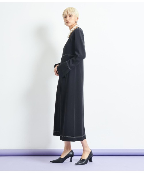 Settimissimo（セッティミッシモ）の「配色ステッチ マキシ丈 ワンピース クルーネック 長袖（ワンピース・レディース・グレー/ブラック・FREE）」の9枚目の写真