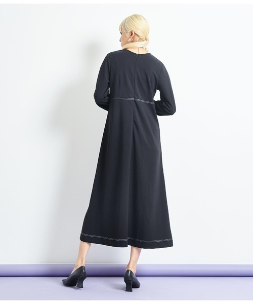 Settimissimo（セッティミッシモ）の「配色ステッチ マキシ丈 ワンピース クルーネック 長袖（ワンピース・レディース・グレー/ブラック・FREE）」の8枚目の写真
