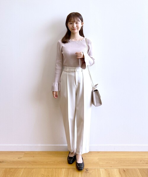 index（インデックス）の「◆フラワー刺繍 フレアスリーブリブニット【洗濯機洗い可】（ニット/セーター・レディース・アイボリー/ブラック/ピンク・42/40/38/36）」の8枚目の写真