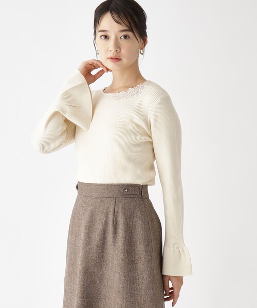 index（インデックス）の「◆フラワー刺繍 フレアスリーブリブニット【洗濯機洗い可】（ニット/セーター・レディース・アイボリー/ブラック/ピンク・42/40/38/36）」の12枚目の写真