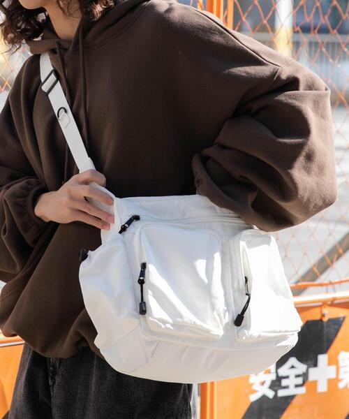 WEGO(ウィゴー)の「WEGO/立体ポケットショルダー(ショルダーバッグ・レディース・ホワイト/グレー/ブラック/グレー系その他・FREE)」の18枚目の写真