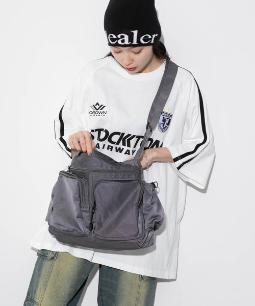 WEGO(ウィゴー)の「WEGO/立体ポケットショルダー(ショルダーバッグ・レディース・ホワイト/グレー/ブラック/グレー系その他・FREE)」の1枚目の写真