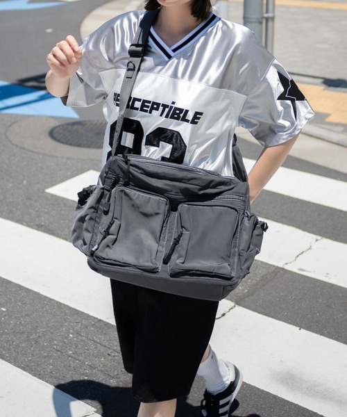 WEGO(ウィゴー)の「WEGO/立体ポケットショルダー(ショルダーバッグ・レディース・ホワイト/グレー/ブラック/グレー系その他・FREE)」の4枚目の写真