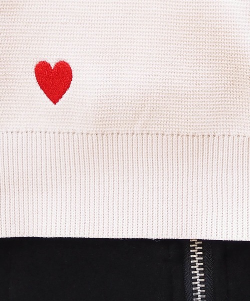 tiptop(ティップトップ)の「ハート刺繍ショート丈ニット(ニット/セーター・レディース・ブラック/ベージュ/アイボリー・FREE)」の13枚目の写真