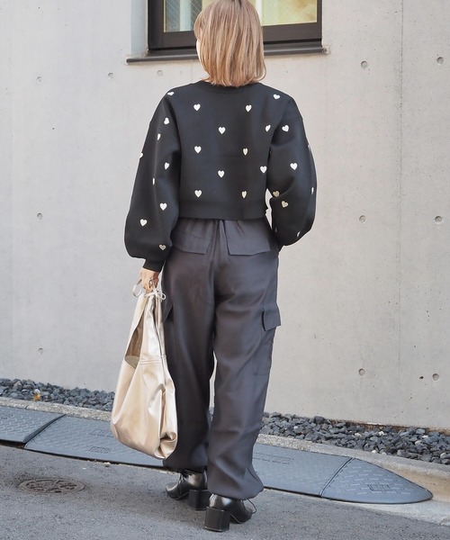 tiptop(ティップトップ)の「ハート刺繍ショート丈ニット(ニット/セーター・レディース・ブラック/ベージュ/アイボリー・FREE)」の20枚目の写真