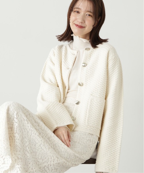 N.(N. Natural Beauty Basic)(エヌエヌナチュラルビューティーベーシック)の「◆ゴールドボタンクルーネックカーディガン(カーディガン/ボレロ・レディース・オフホワイト/ネイビー/ベージュ・MEDIUM)」の4枚目の写真