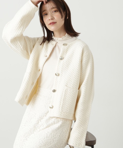 N.(N. Natural Beauty Basic)(エヌエヌナチュラルビューティーベーシック)の「◆ゴールドボタンクルーネックカーディガン(カーディガン/ボレロ・レディース・オフホワイト/ネイビー/ベージュ・MEDIUM)」の5枚目の写真