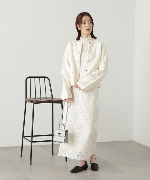 N.(N. Natural Beauty Basic)(エヌエヌナチュラルビューティーベーシック)の「◆ゴールドボタンクルーネックカーディガン(カーディガン/ボレロ・レディース・オフホワイト/ネイビー/ベージュ・MEDIUM)」の6枚目の写真