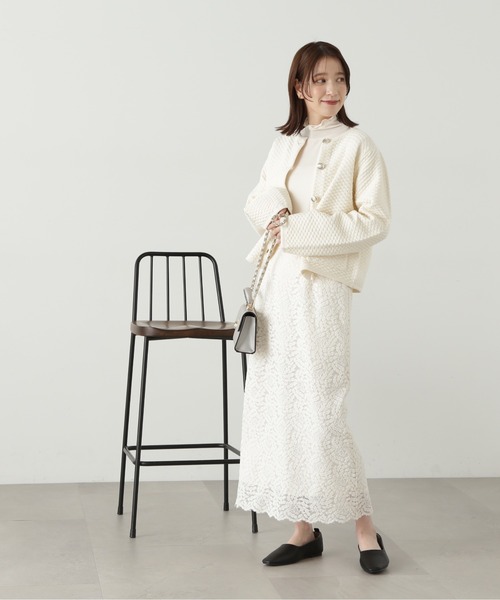 N.(N. Natural Beauty Basic)(エヌエヌナチュラルビューティーベーシック)の「◆ゴールドボタンクルーネックカーディガン(カーディガン/ボレロ・レディース・オフホワイト/ネイビー/ベージュ・MEDIUM)」の7枚目の写真