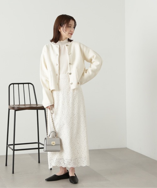 N.(N. Natural Beauty Basic)(エヌエヌナチュラルビューティーベーシック)の「◆ゴールドボタンクルーネックカーディガン(カーディガン/ボレロ・レディース・オフホワイト/ネイビー/ベージュ・MEDIUM)」の9枚目の写真