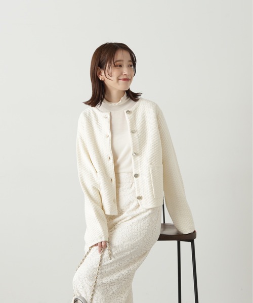 N.(N. Natural Beauty Basic)(エヌエヌナチュラルビューティーベーシック)の「◆ゴールドボタンクルーネックカーディガン(カーディガン/ボレロ・レディース・オフホワイト/ネイビー/ベージュ・MEDIUM)」の11枚目の写真