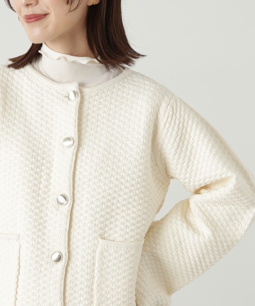 N.(N. Natural Beauty Basic)(エヌエヌナチュラルビューティーベーシック)の「◆ゴールドボタンクルーネックカーディガン(カーディガン/ボレロ・レディース・オフホワイト/ネイビー/ベージュ・MEDIUM)」の14枚目の写真