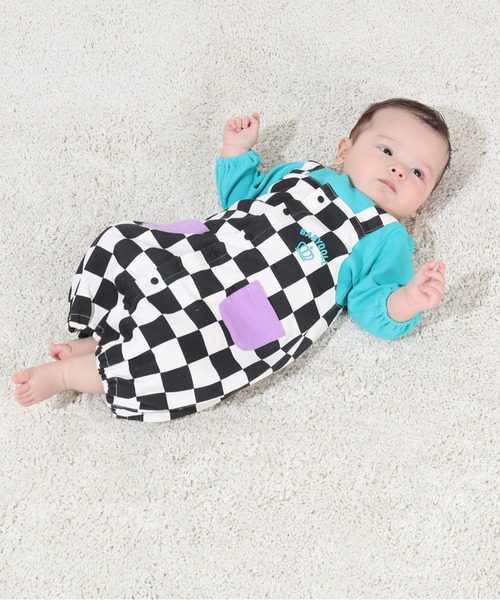 BABYDOLL（ベビードール）の「サロペット 風 長袖 2WAY オール 9143B（ロンパース・キッズ・ブラック/ピンク・50-70cm）」の2枚目の写真