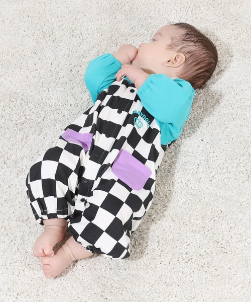 BABYDOLL（ベビードール）の「サロペット 風 長袖 2WAY オール 9143B（ロンパース・キッズ・ブラック/ピンク・50-70cm）」の6枚目の写真