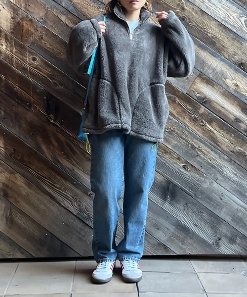 mi via loca(ミヴィアロカ)の「バックモチーフロゴ刺繍 ボア ドロスト ハーフジップ プルオーバー(スウェット・レディース・チャコールグレー/ベージュ/ピンク・FREE)」の12枚目の写真