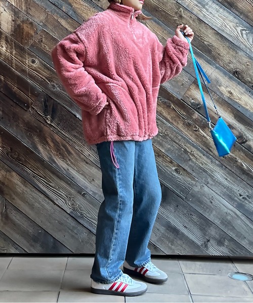 mi via loca(ミヴィアロカ)の「バックモチーフロゴ刺繍 ボア ドロスト ハーフジップ プルオーバー(スウェット・レディース・チャコールグレー/ベージュ/ピンク・FREE)」の16枚目の写真
